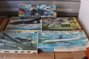 lot 199 image: Vintage Models Never assembled