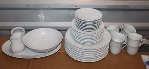 lot 144 image: Lynns China Set