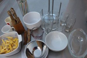 lot 281 image: Vintage Corning ware, Pyrex, Milk Glass Bowl, and Knife set and More