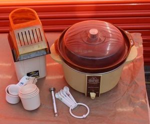 lot 291 image: Vintage Slow Cooker, Popcorn maker and measuring cups and spoons
