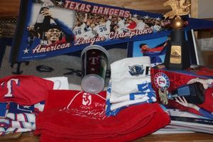 lot 324 image: Collectables Texas Rangers Items