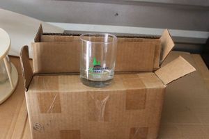 lot 315 image: Kentucky Derby Glasses with box holds