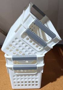 lot 38 image: SET OF 4 PLASTIC STORAGE  ORGANIZING BASKETS AS SHOWN.