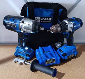 lot 54 image: KOBALT 12 BRUSHLESS SET, DRILL (KDD524B-23) IMPACT WRENCH (KIW502423-03) WITH BATTERY AND CHARGER IN STORAGE BAG AS SHOWN