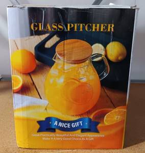 lot 61 image: GLASS PITCHER 95 OZ WITH BAMBOO LID IN BOX AS SHOWN.