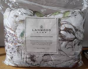 lot 91 image: LANWOOD HOME COMFORTER (QUEEN) IN STYLE  DESIGN SHOWN.