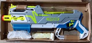 lot 135 image: NEW, NERF HYPER BLASTER MO#F0532 IN BOX AS SHOWN.
