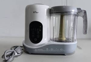 lot 225 image: BEAR BABY FOOD MAKER MO# SJJ-R03B5-WHITE AS SHOWN