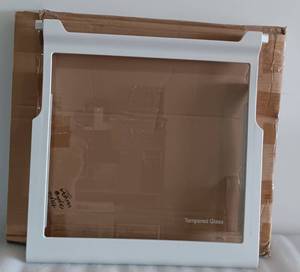 lot 331 image: NEW TEMPERED GLASS REPLACEMENT REFRIGERATOR SHELF AS SHOWN. UNKNOWN BRAND  MODELS.