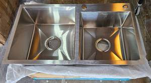 lot 220 image: BRUSHED STEEL FINISH SINK WITH ACCESSORIES IN BOX AS SHOWN