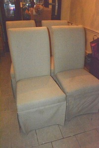 lot 146 image: Hooker Furniture Cream Parson Chairs QTY 6 (one needs leg fixed)