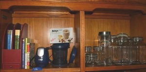 lot 136 image: Bale wire glass jars, Ninja Storm Food Blender, Leather file holder, Cookbooks