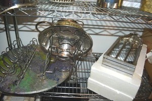 lot 150 image: Wire dish racks, colander, Decorative mirrored window divider