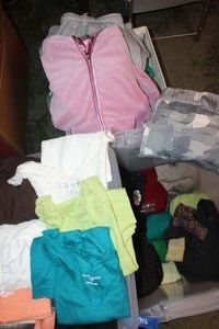 lot 316 image: Womens clothes sweatshirts and summer tops