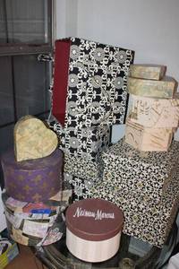 lot 314 image: Decorative storage boxes
