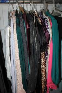 lot 290 image: Womens clothes