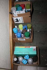 lot 281 image: Spray paint cans