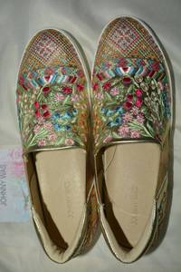 lot 83 image: Johnny Was Floral and Gold Leather Embroidered Slip on shoes size 10.5 - Look New Never Worn