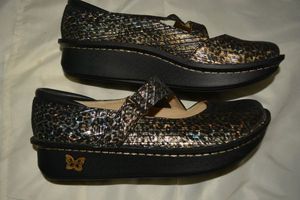 lot 90 image: Alegria Womens Dayna Leopard Leather Shoe (Marked size 41) - Look New Never Worn