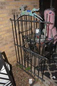 lot 456 image: Iron garden trellis with metal horse on top
