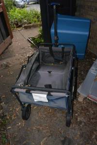lot 452 image: Rolling collapsible wagon cart