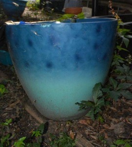 lot 466 image: BlueGreen Flower pot