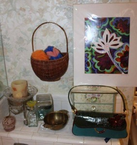 lot 92 image: Adrienne Vittadini Purse with Flower, White Flower signed artwork, Floral jewelry box, Candles and more