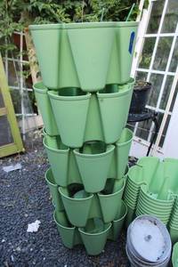 lot 408 image: Green stack Vertical garden - 3 sets total