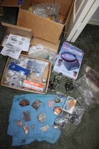 lot 338 image: Craft magnifying  lens and glasses, mini Stitch Pro, jewelry, stones