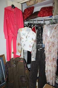 lot 335 image: Womens clothes