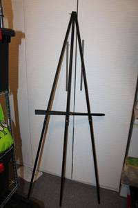lot 280 image: Plastic Easel