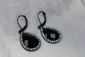lot 86 image: Signed Joan Rivers lever back black and crystal earrings. Marked Joan Rivers. 1.5L