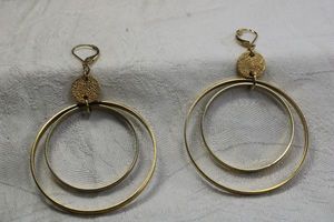 lot 113 image: Gold plated articulated revolving lever back earrings. 3L. Hoops move independently creating movement