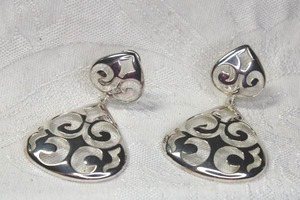 lot 163 image: Signed Elizabeth Rand Sterling Silver post filigree drop earrings. Marked ER 925. 2.25L