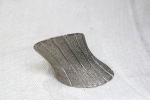 lot 183 image: Sterling Silver Italian elongated laser cut ring. Marked 925 JCM Italy. Size 8