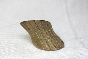 lot 184 image: Sterling Silver Italian elongated laser cut gold vermeil ring. Marked 925 JCM Italy. Size 9