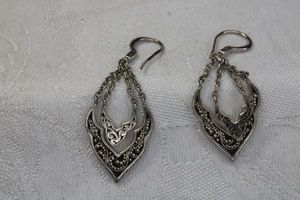 lot 126 image: Sterling Silver French ear wire chandelier earrings. Marked 925. 2L