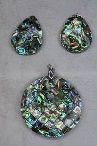 lot 208 image: 18K Gold Filled inlaid Paua Shell pendant and earrings (no ear wires). Marked 18K GF on bale.