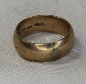 lot 244 image: 10K gold-filled bank ring. Marked 120 10K GF inside. Size 7