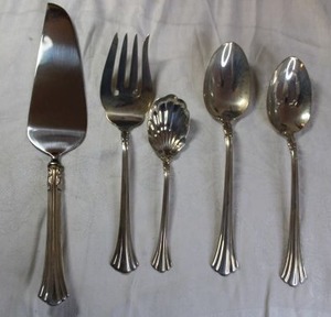 lot 4 image: Reed and Barton Sterling silver utensils (matches set in lot 1) Weigh 297.9g plus cake server 97g
