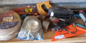 lot 26 image: Tool lot- battery charger- saw- level, rope plus