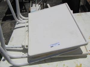 lot 75 image: white dinner TV trays qty3