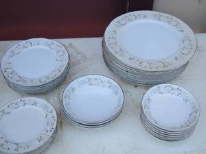 lot 82 image: Sheffield CHINA  with floral design  CLASSIC 501---- 4 cereal bowls-- 7 bread bowls-- 9 dinner plates-- 8 dessert saucers-- 7 salad plates-- 35 PCS