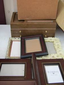 lot 87 image: 2 drawer small wooden jewelry box, Bombay 35.5 -- photo frames