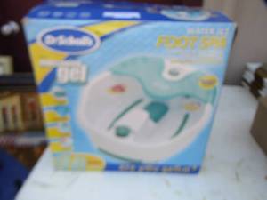 lot 98 image: water jet foot spa in box, box has damage not product