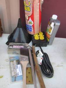 lot 130 image: funnel 8 way cable splitter, 4 outlet plug and more
