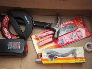 lot 137 image: sink cleaner - hammer- Black and Decker battery, crimping tool and more