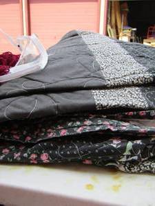 lot 146 image: quilt and blankets