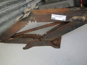 lot 19 image: heavy duty truck Sissor Jack