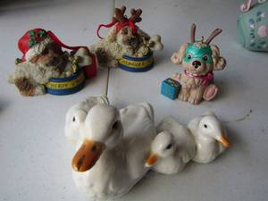 lot 158 image: Goebel momma duck and babies, Christmas dog ornament, hallmark dog figurine